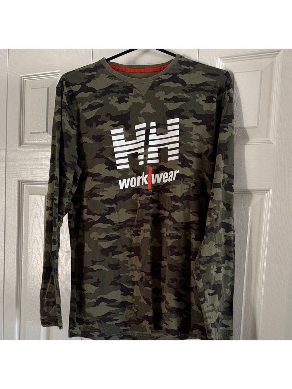 Helly Hansen Kensington Long Sleeve Work Shirt in a camo pattern size M.